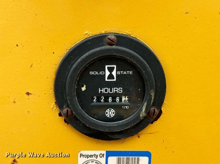 image for item DV1952 1994 Vermeer 1250BC wood chipper