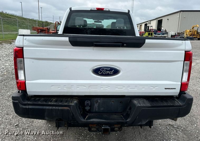 image for item DV1954 2017 Ford F250 Super Duty XL SuperCab pickup truck