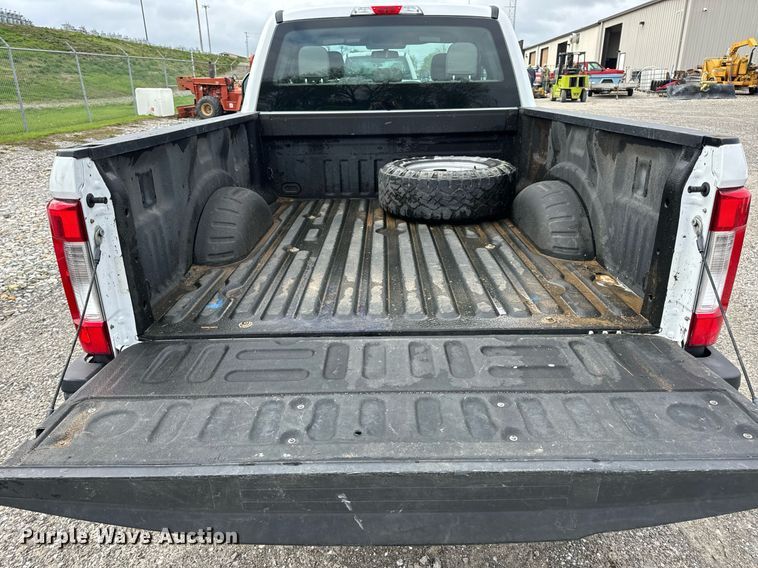 image for item DV1954 2017 Ford F250 Super Duty XL SuperCab pickup truck