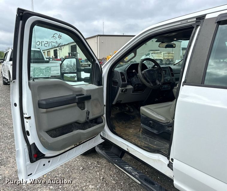 image for item DV1954 2017 Ford F250 Super Duty XL SuperCab pickup truck