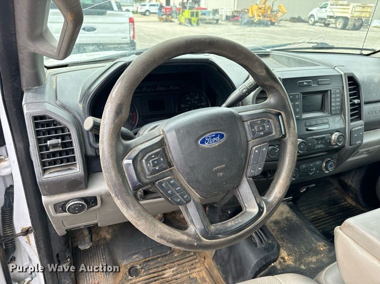 image for item DV1954 2017 Ford F250 Super Duty XL SuperCab pickup truck