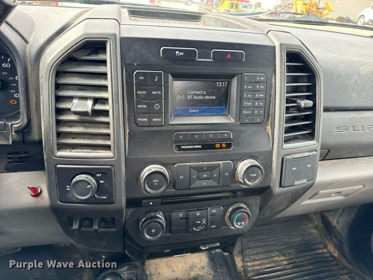 image for item DV1954 2017 Ford F250 Super Duty XL SuperCab pickup truck