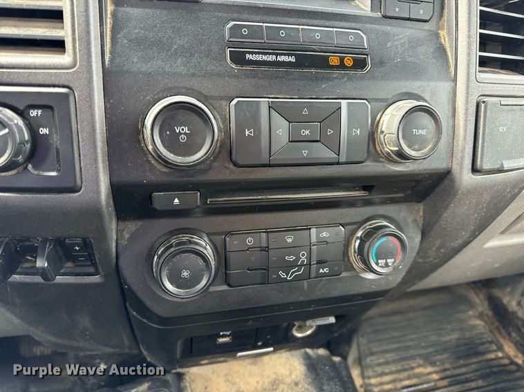 image for item DV1954 2017 Ford F250 Super Duty XL SuperCab pickup truck