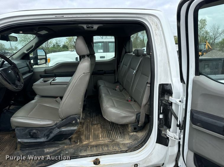 image for item DV1954 2017 Ford F250 Super Duty XL SuperCab pickup truck