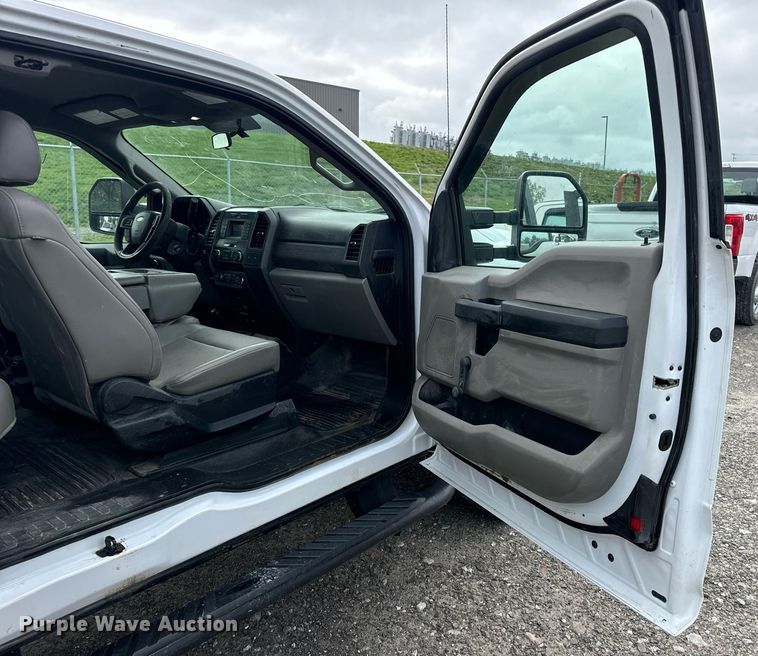 image for item DV1954 2017 Ford F250 Super Duty XL SuperCab pickup truck