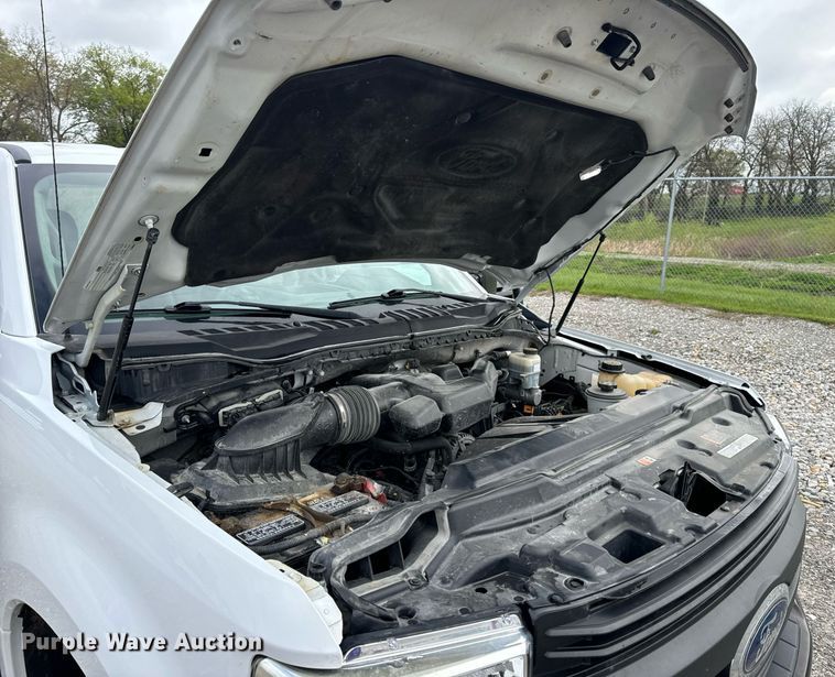 image for item DV1954 2017 Ford F250 Super Duty XL SuperCab pickup truck