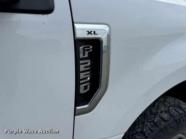 image for item DV1954 2017 Ford F250 Super Duty XL SuperCab pickup truck