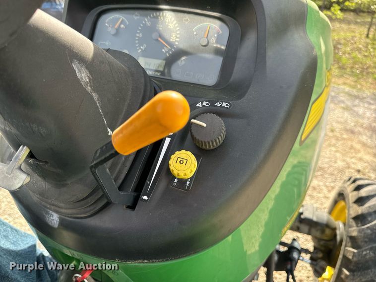 image for item DV1967 2009 John Deere 4520 MFWD tractor