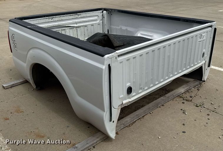 image for item DV2510 2012 Ford F250 pickup truck bed