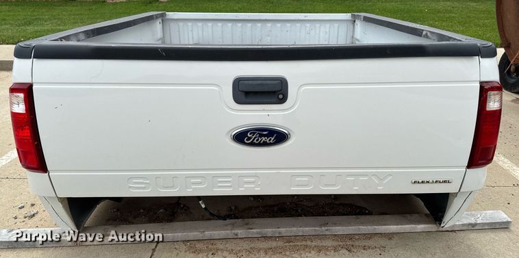 image for item DV2510 2012 Ford F250 pickup truck bed
