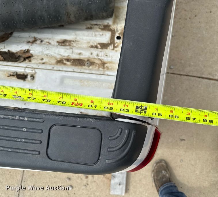 image for item DV2510 2012 Ford F250 pickup truck bed