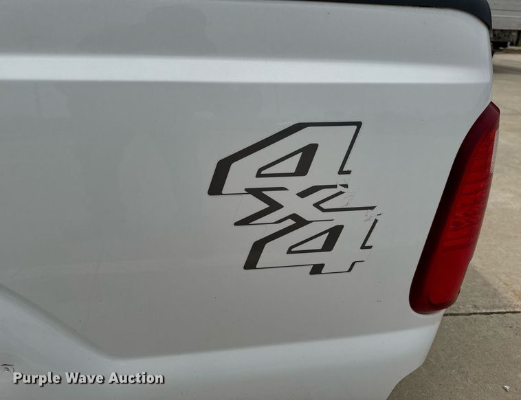 image for item DV2510 2012 Ford F250 pickup truck bed