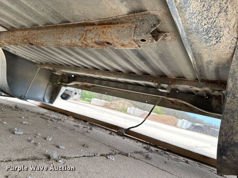 image for item DV2510 2012 Ford F250 pickup truck bed