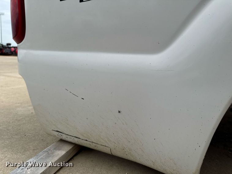 image for item DV2510 2012 Ford F250 pickup truck bed