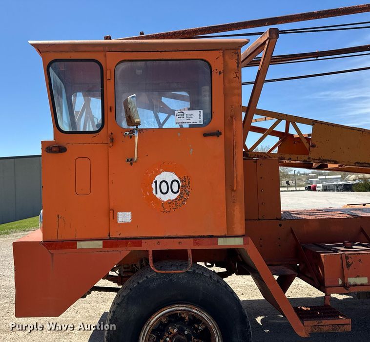 image for item DV2534 Koehring 64-607 CC crane