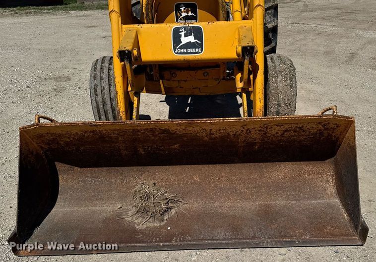 image for item DV2535 1977 John Deere 401 C tractor