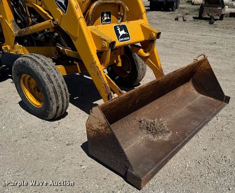 image for item DV2535 1977 John Deere 401 C tractor