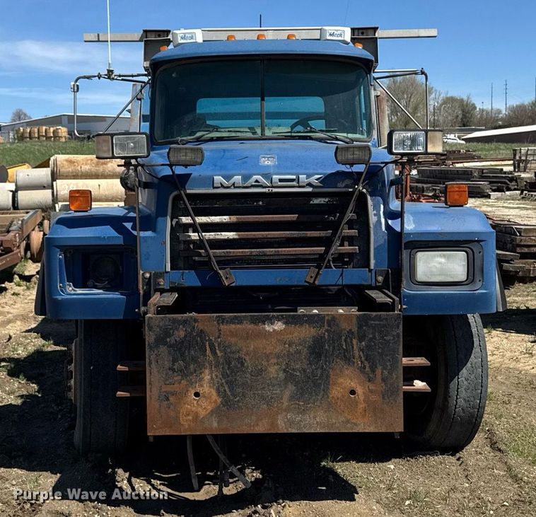 image for item DV2536 2000 Mack RD688S dump truck