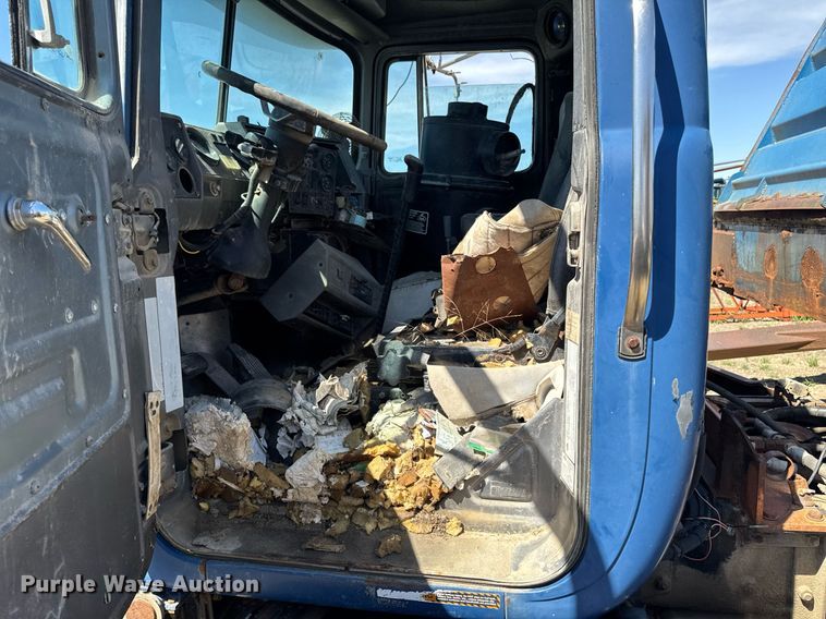 image for item DV2536 2000 Mack RD688S dump truck
