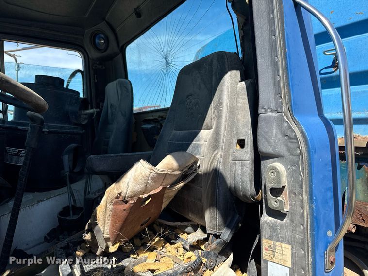 image for item DV2536 2000 Mack RD688S dump truck