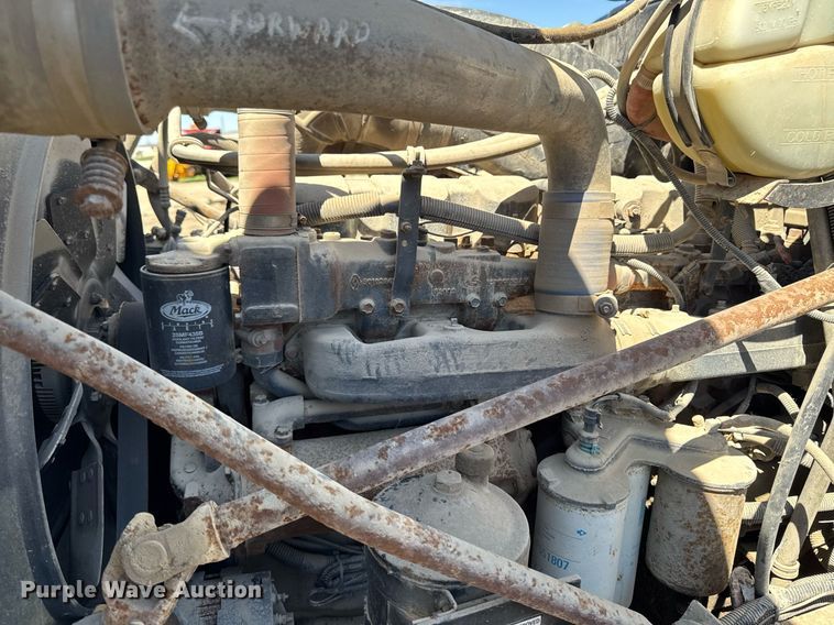 image for item DV2536 2000 Mack RD688S dump truck