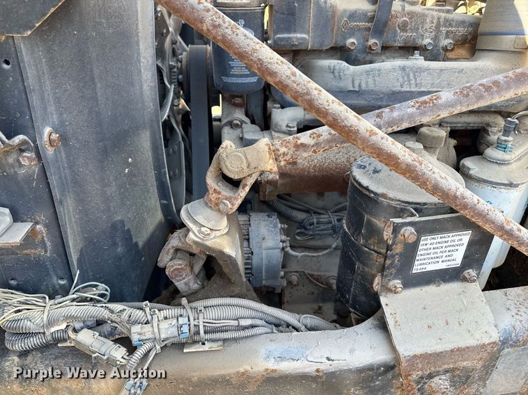 image for item DV2536 2000 Mack RD688S dump truck