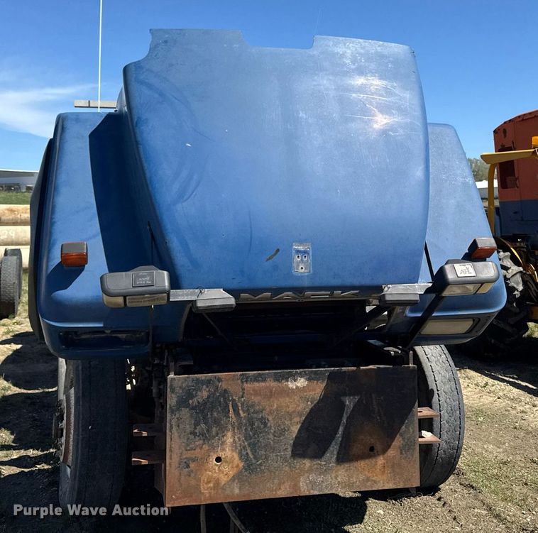 image for item DV2536 2000 Mack RD688S dump truck