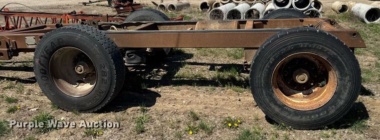 image for item DV2537 2010 Brady end dump pup trailer chassis