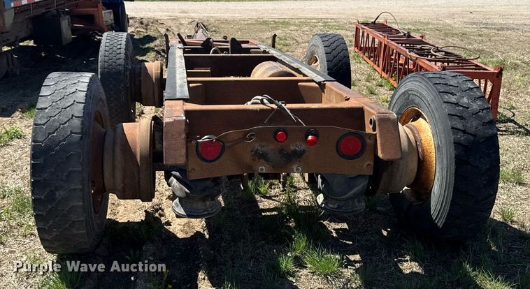 image for item DV2537 2010 Brady end dump pup trailer chassis