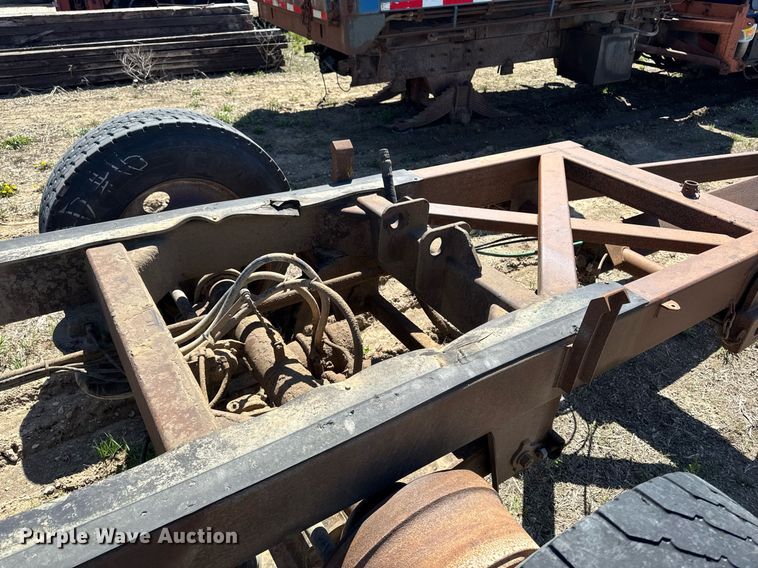 image for item DV2537 2010 Brady end dump pup trailer chassis