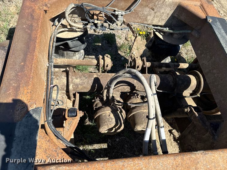 image for item DV2537 2010 Brady end dump pup trailer chassis