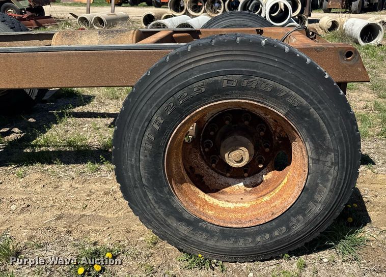 image for item DV2537 2010 Brady end dump pup trailer chassis