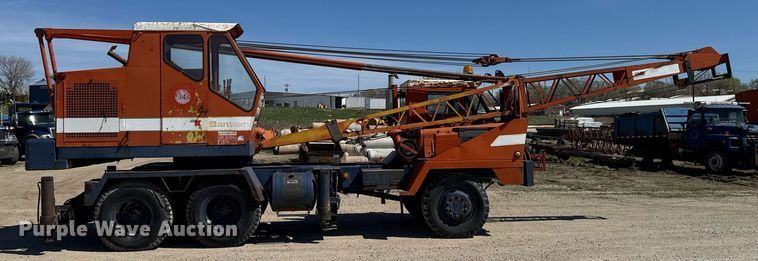 image for item DV2538 1975 Bantam 306 crane