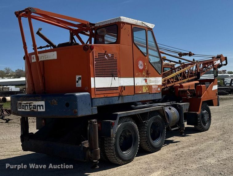 image for item DV2538 1975 Bantam 306 crane