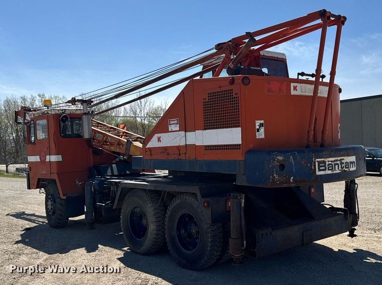 image for item DV2538 1975 Bantam 306 crane