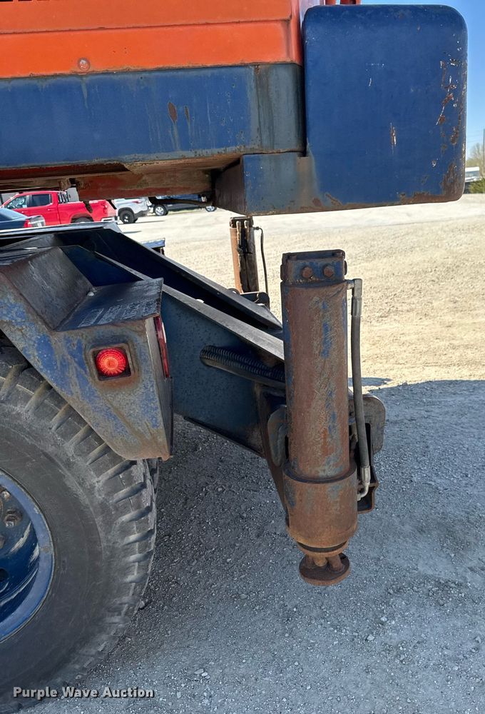 image for item DV2538 1975 Bantam 306 crane