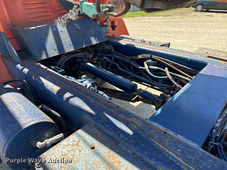 image for item DV2538 1975 Bantam 306 crane