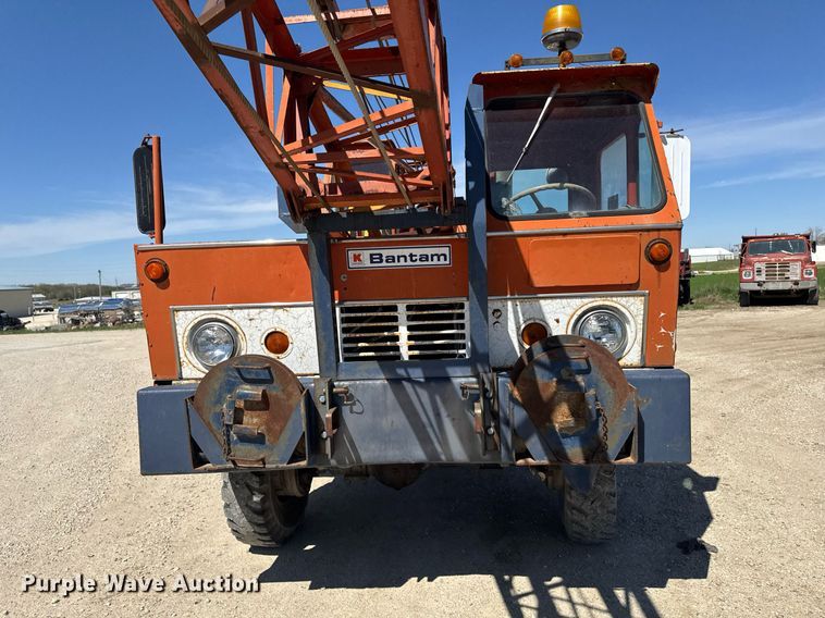 image for item DV2538 1975 Bantam 306 crane