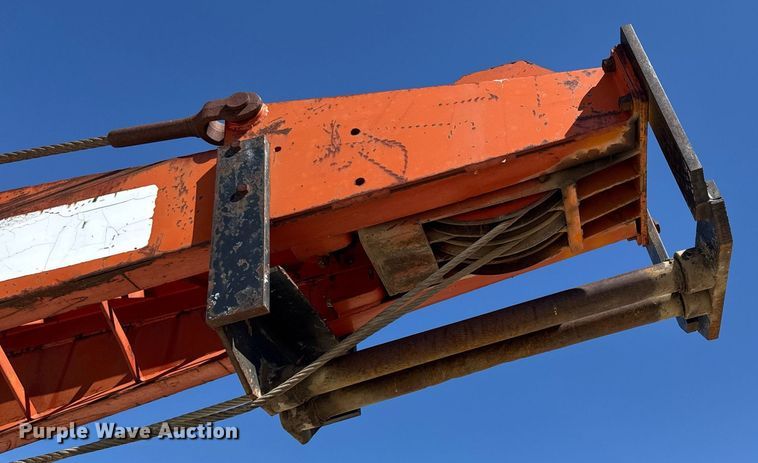 image for item DV2538 1975 Bantam 306 crane