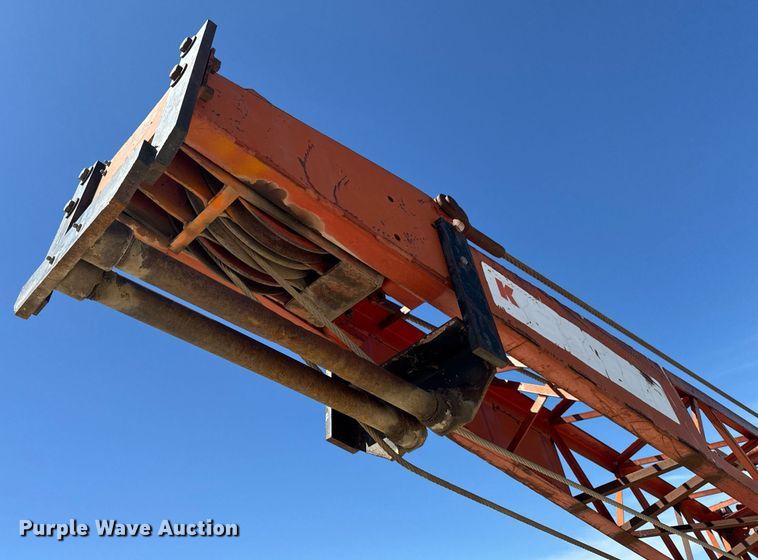 image for item DV2538 1975 Bantam 306 crane