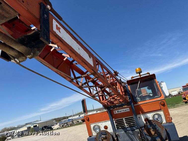 image for item DV2538 1975 Bantam 306 crane