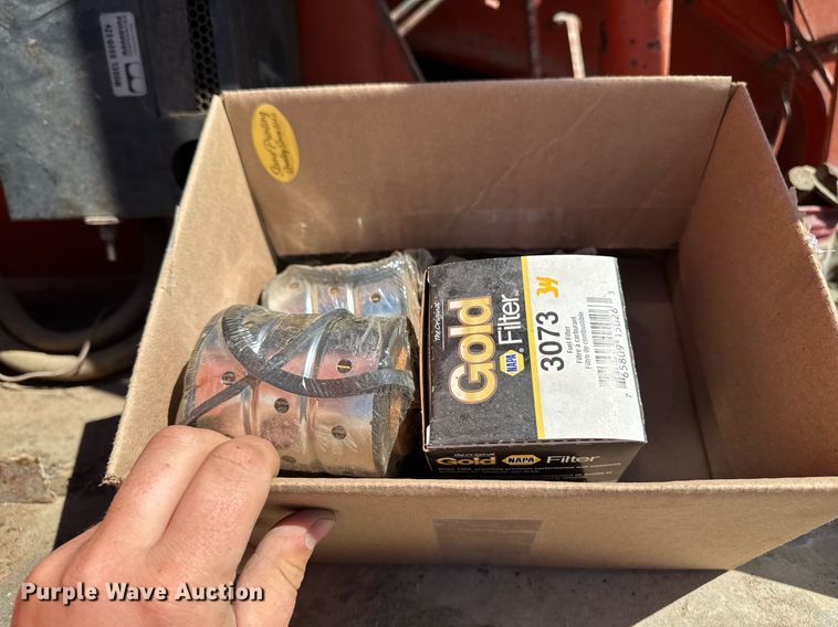 image for item DV2538 1975 Bantam 306 crane