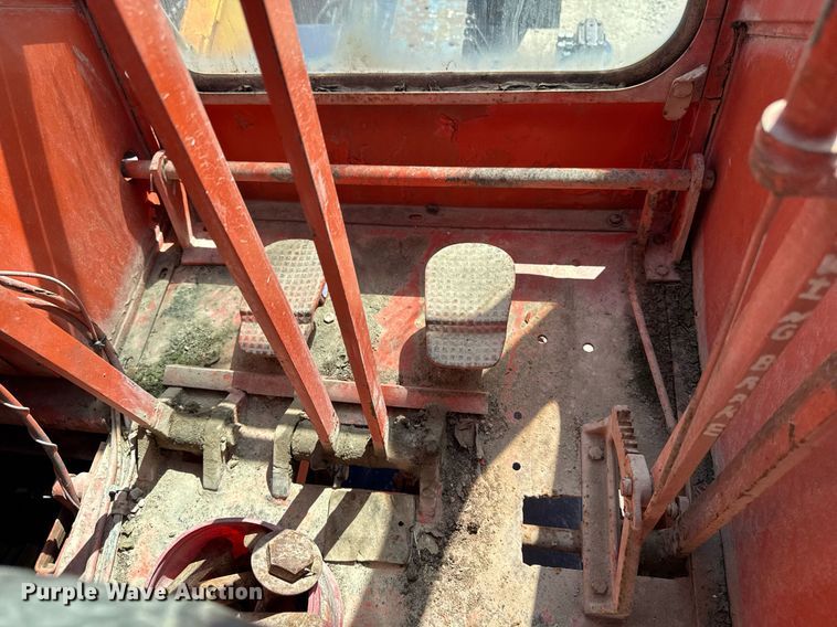 image for item DV2538 1975 Bantam 306 crane