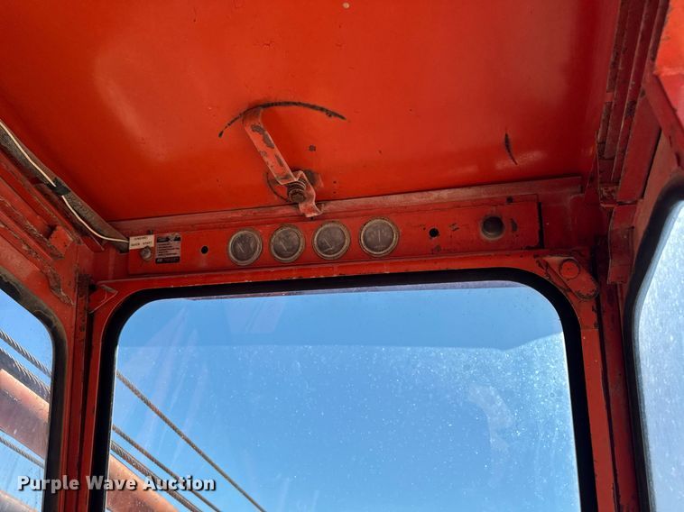 image for item DV2538 1975 Bantam 306 crane