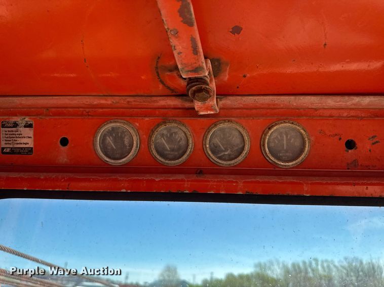 image for item DV2538 1975 Bantam 306 crane