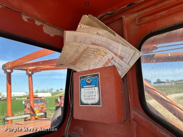 image for item DV2538 1975 Bantam 306 crane