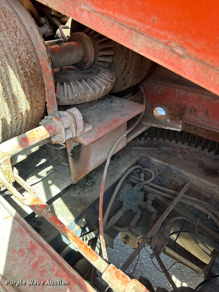 image for item DV2538 1975 Bantam 306 crane