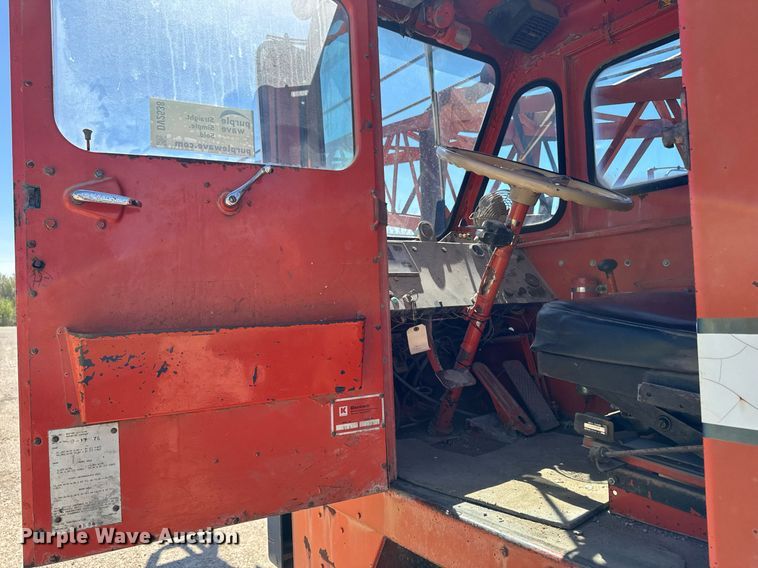 image for item DV2538 1975 Bantam 306 crane