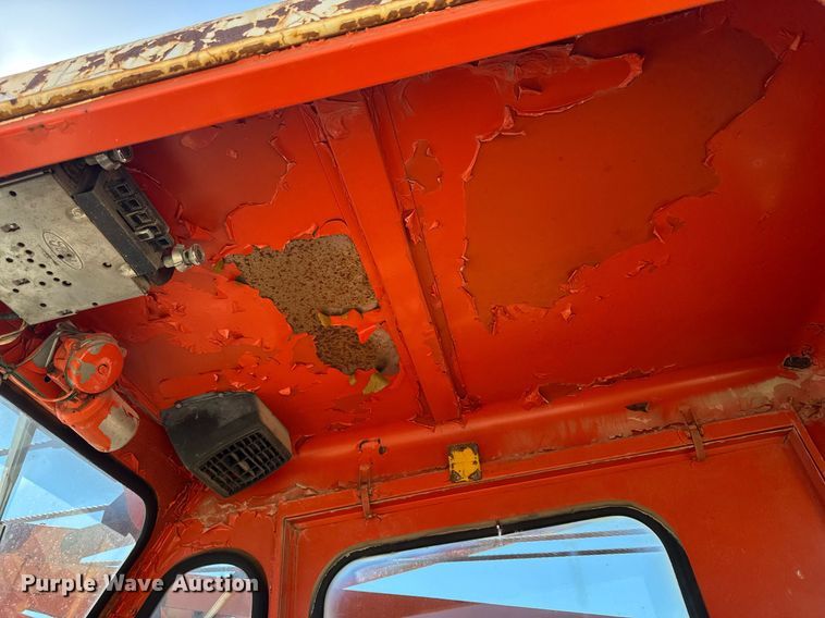 image for item DV2538 1975 Bantam 306 crane