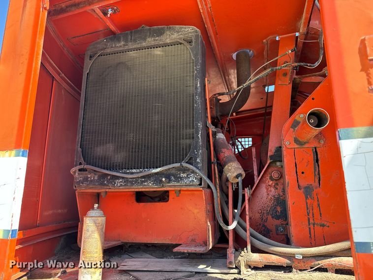 image for item DV2538 1975 Bantam 306 crane